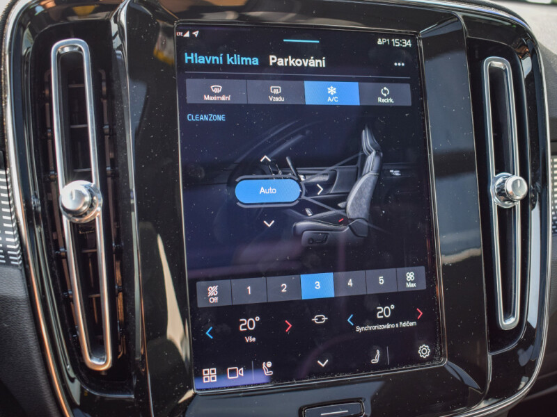 Volvo XC40 RECHARGE PRO 4x4, dodání září 2022