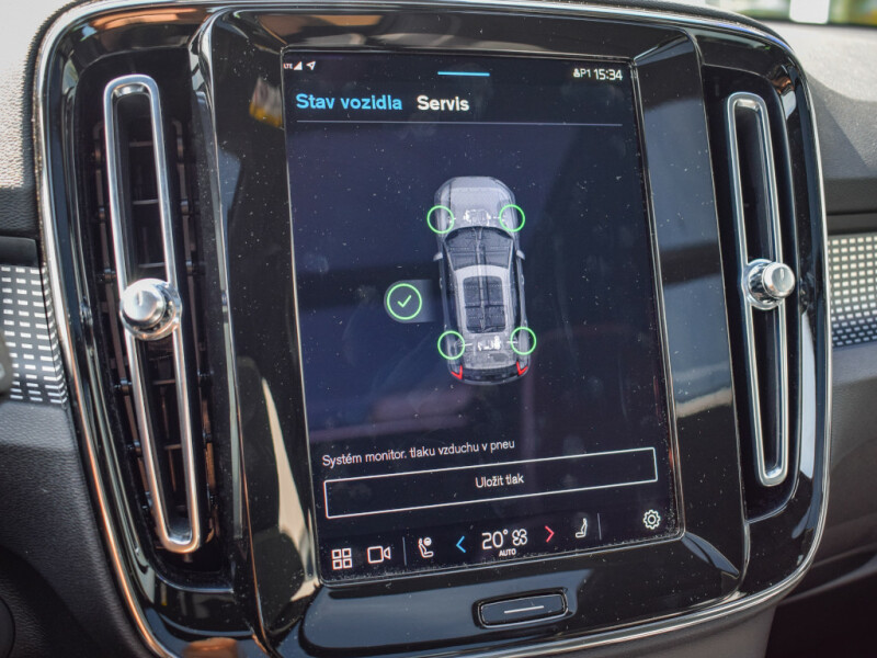 Volvo XC40 RECHARGE PRO 4x4, dodání září 2022