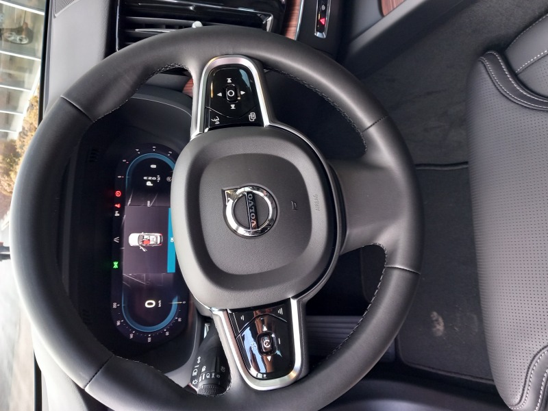 Volvo XC60 PLUS BRIGHT