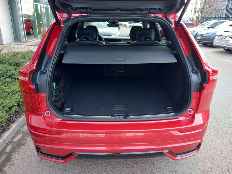 Volvo XC60 PLUS DARK