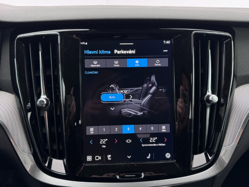 Volvo V60 PLUS DARK