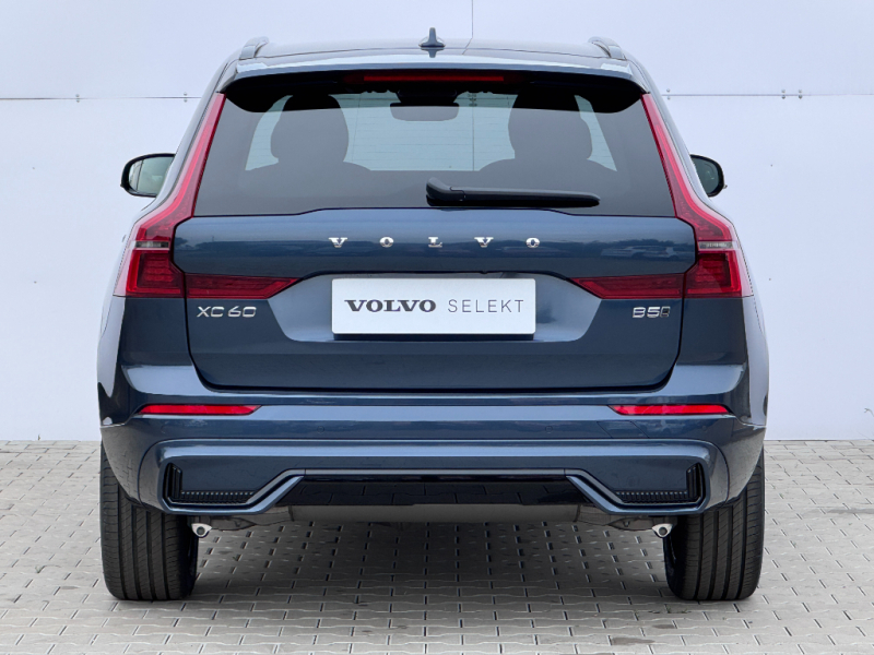 Volvo XC60 Plus Dark