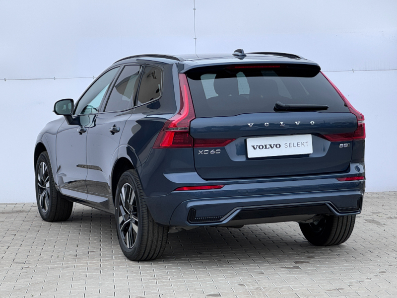 Volvo XC60 Plus Dark