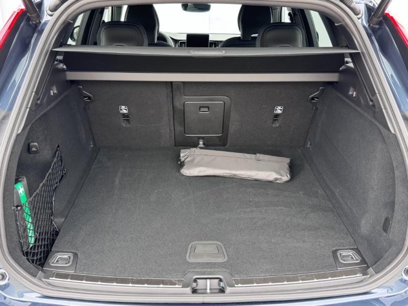 Volvo XC60 Plus Dark