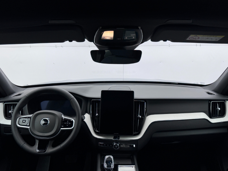 Volvo XC60 Plus Dark