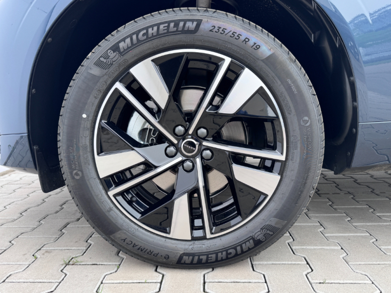 Volvo XC60 Plus Dark
