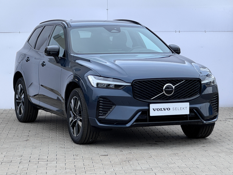 Volvo XC60 Plus Dark