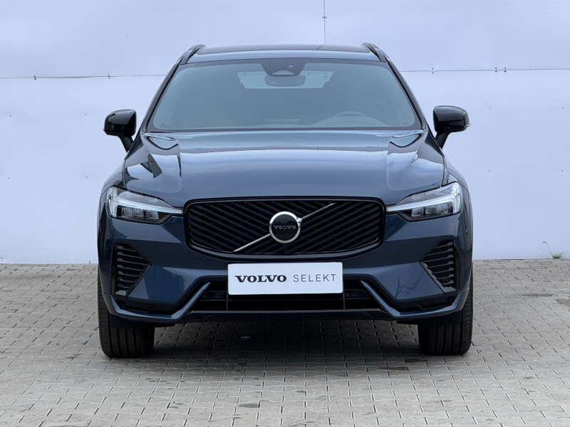 Volvo XC60 Plus Dark