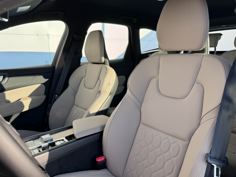 Volvo XC60 PLUS BRIGHT