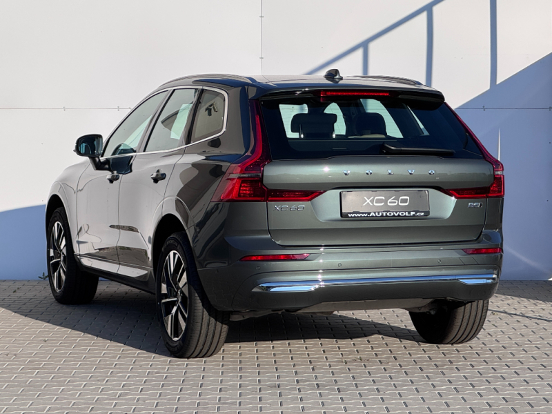 Volvo XC60 PLUS BRIGHT