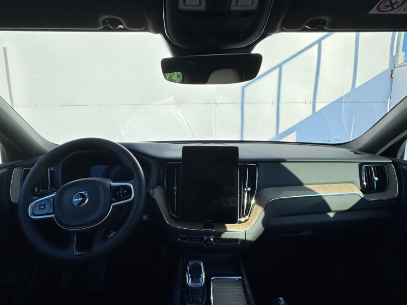Volvo XC60 PLUS BRIGHT