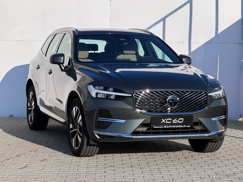 Volvo XC60 PLUS BRIGHT