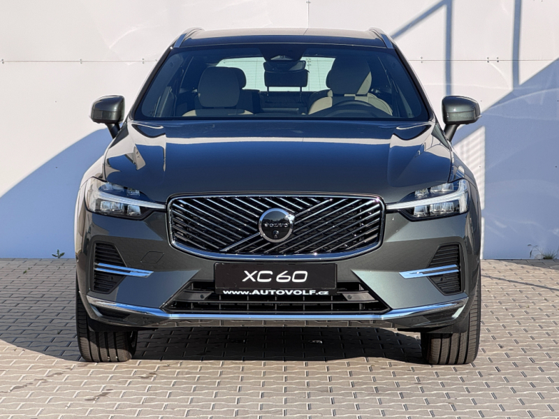 Volvo XC60 PLUS BRIGHT