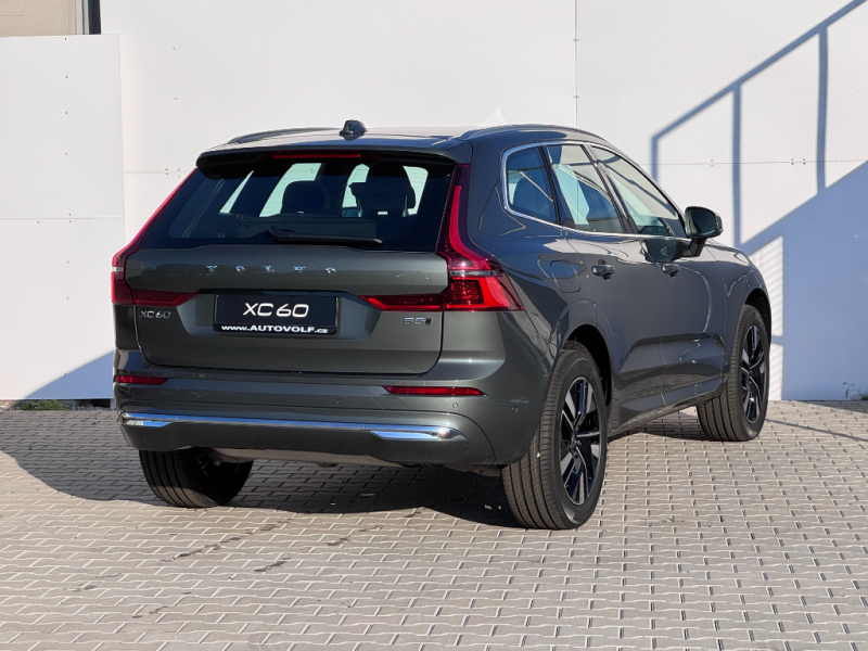Volvo XC60 PLUS BRIGHT