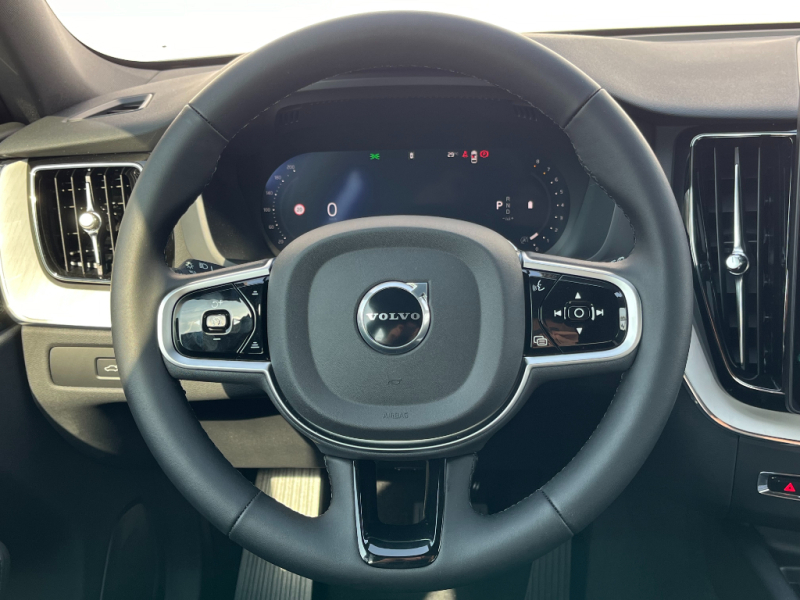 Volvo XC60 PLUS BRIGHT