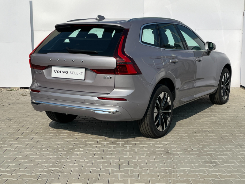 Volvo XC60 PLUS BRIGHT